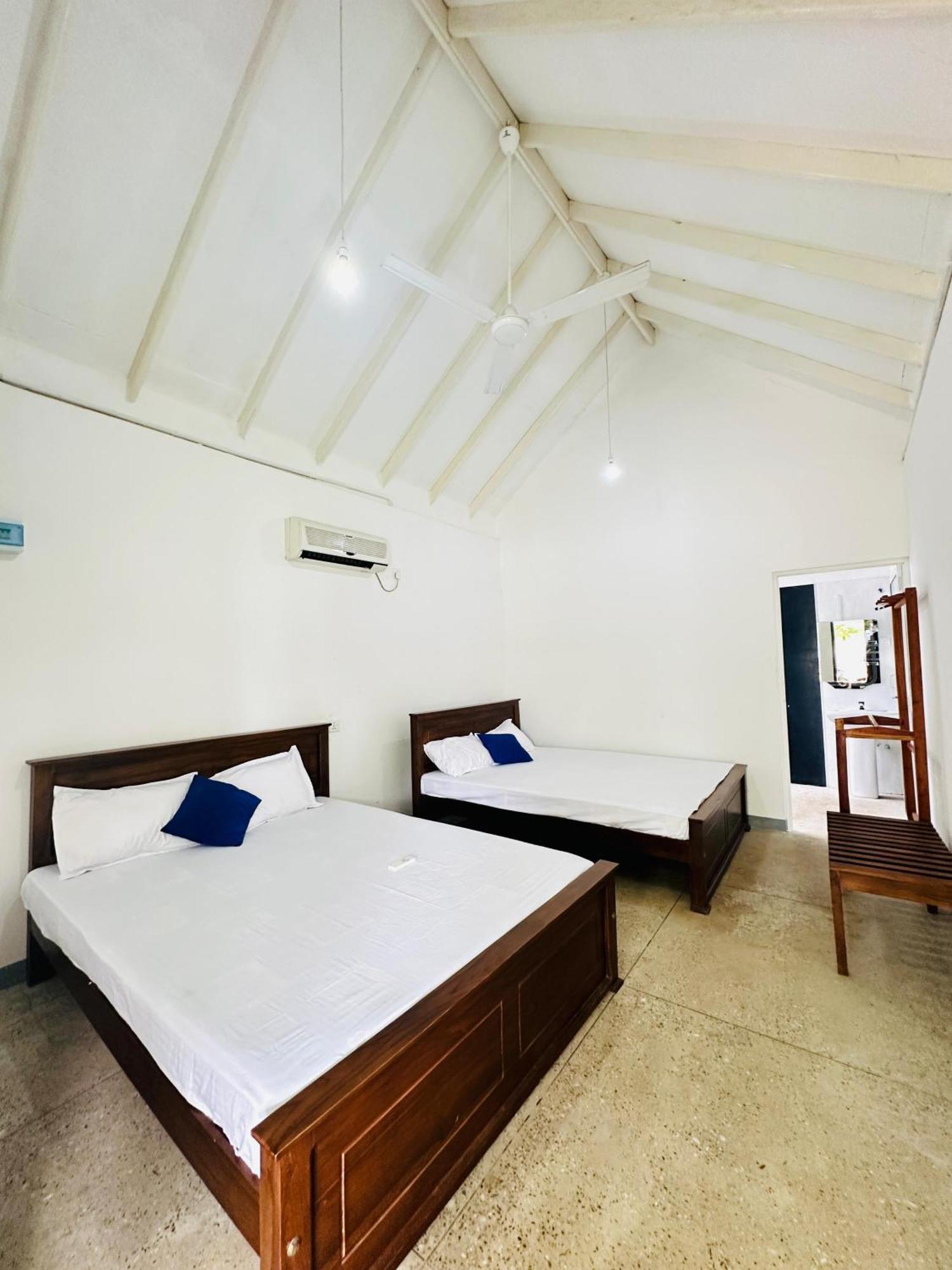 Surfing Beach Nilaveli Trincomalee Ngoại thất bức ảnh