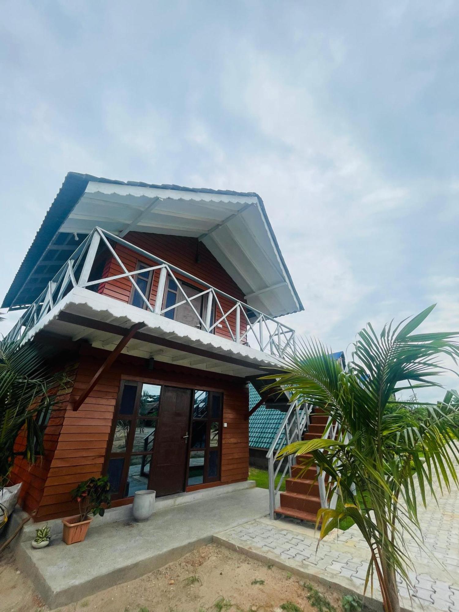 Surfing Beach Nilaveli Trincomalee Ngoại thất bức ảnh